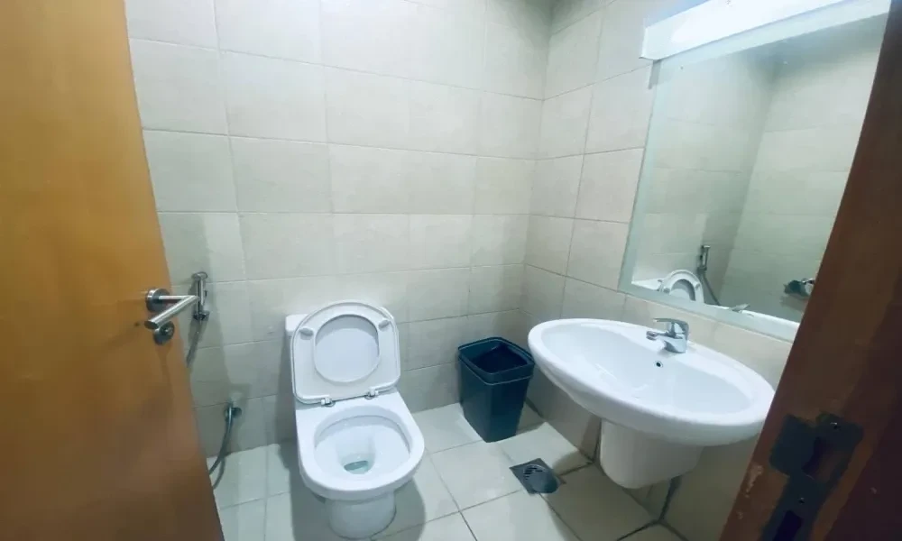 FURNISHED 2 BHK | ACCESS TO AMENITIES | WEST BAY - Image 7