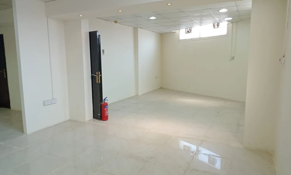 STORE FOR RENT | UNFURNISHED | DEDICATED PARKING - Image 4