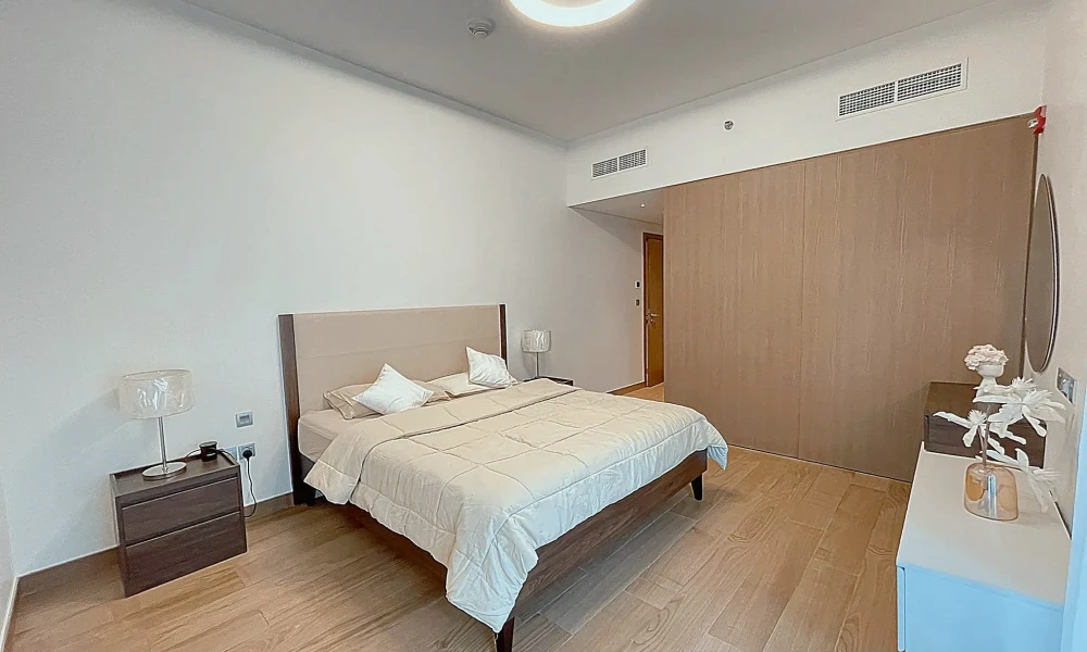 MODERN 2BR+MAIDROOM | BALCONY MARINA VIEWS - Image 4