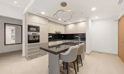 FULLY FURNISHED 1BR W/ BALCONY | SAUNA+STEAM ROOM - Image 5