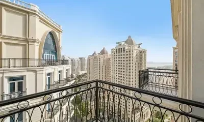 FULLY FURNISHED 1BR W/ BALCONY | SAUNA+STEAM ROOM - Image 10