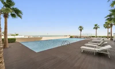 FULLY FURNISHED 1BR W/ BALCONY | SAUNA+STEAM ROOM - Image 9