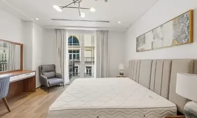 FULLY FURNISHED 1BR W/ BALCONY | SAUNA+STEAM ROOM small 3