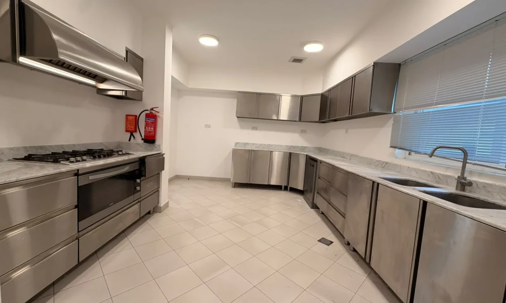 SPACIOUS 4BR VILLA | SEMI - FURNISHED | BALCONY - Image 6