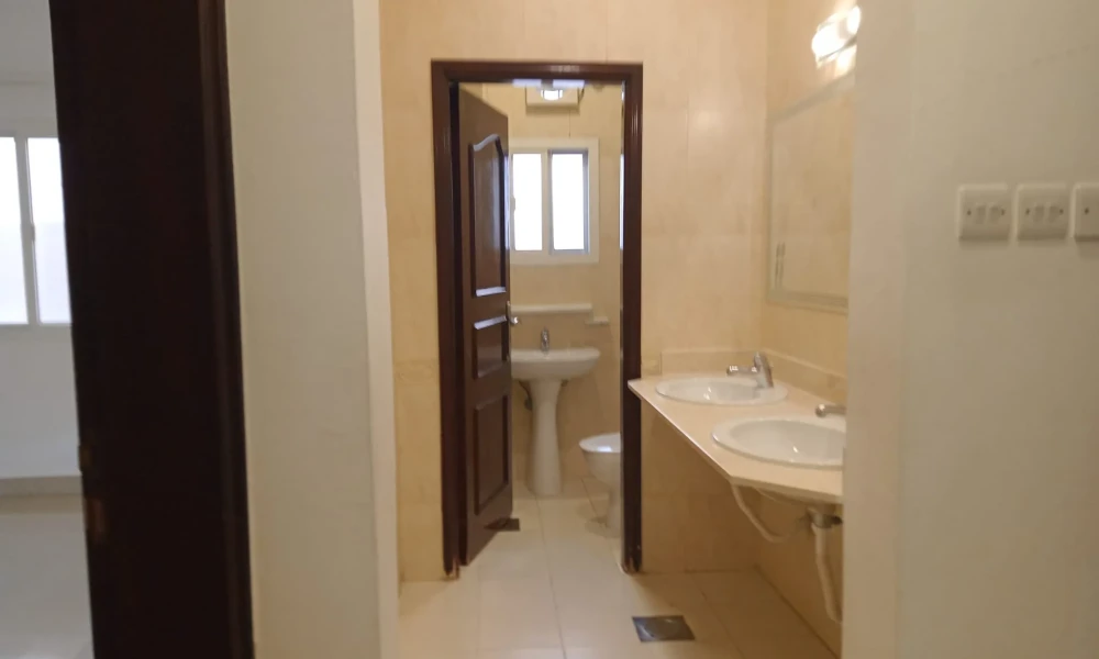SPACIOUS 5BR+MAID | PRIVATE POOL | PARKING - Image 9