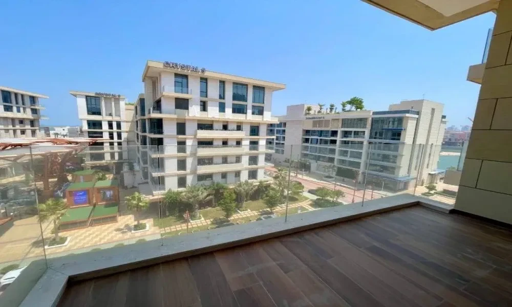 FURNISHED 2BR WITH MAID'S ROOM | BALCONY | CRYSTAL - Image 9