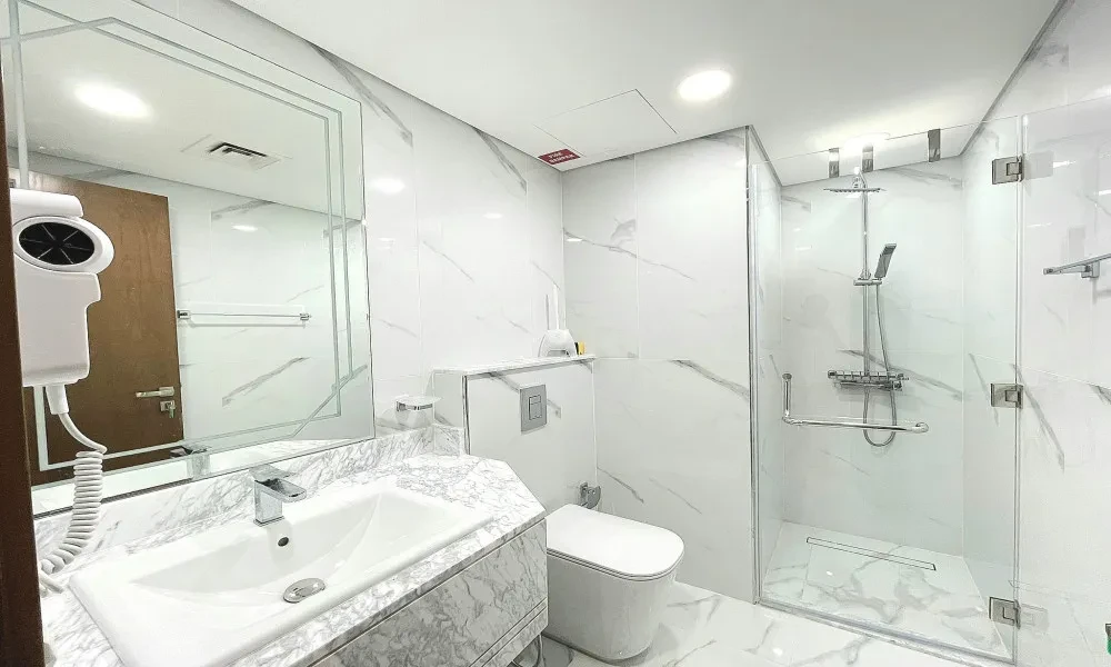 COZY URBAN LIVING 2 BEDROOM APARTMENT IN LUSAIL MARINA - Image 10