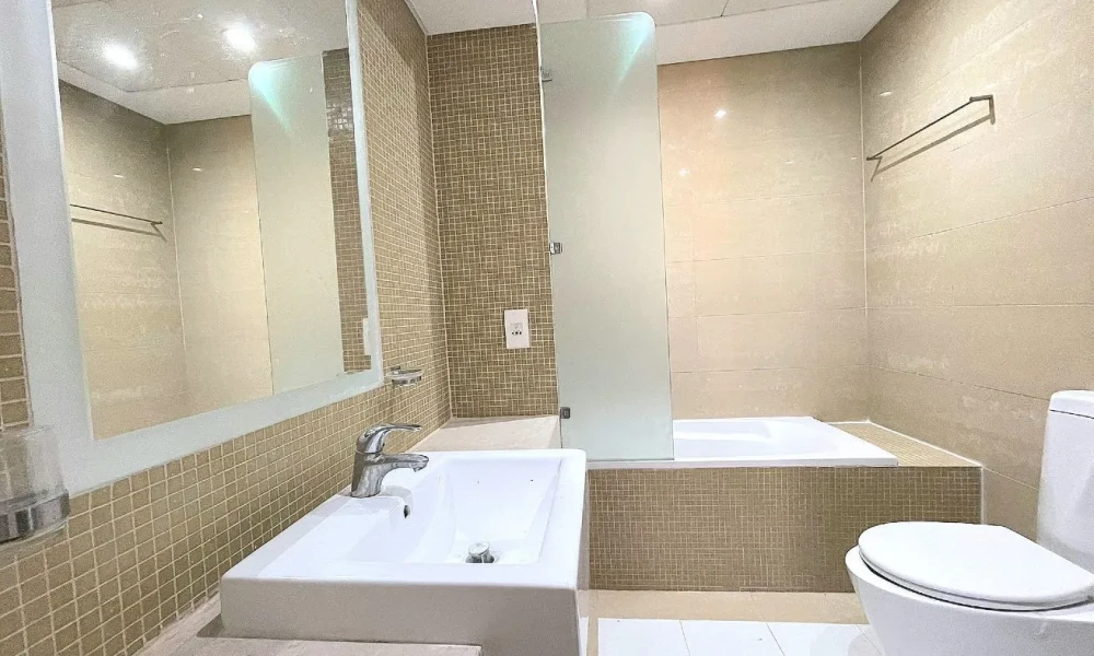 MODERN CITY LIVING | 1 BEDROOM FF APT | WEST BAY - Image 6