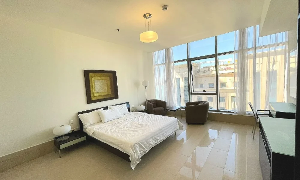 MODERN CITY LIVING | 1 BEDROOM FF APT | WEST BAY