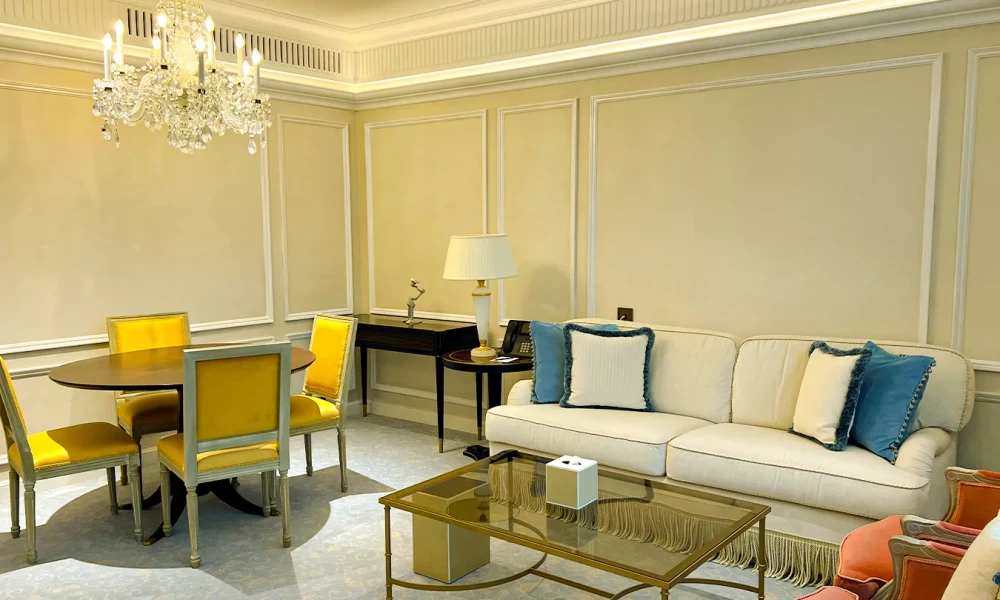 DELUXE FURNISHED 1 BHK W/ ALL BILLS & FACILITIES  - Image 4