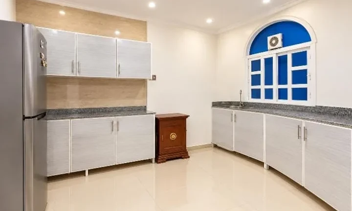 SPACIOUS  3BR | BILLS INCLUDED | PARKING AREA - Image 4