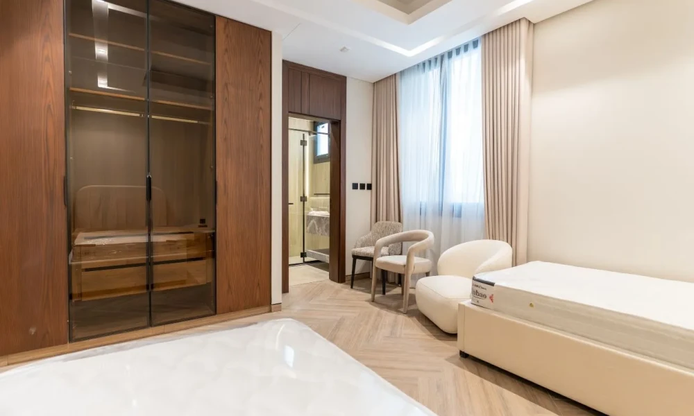 ELEGANT 2BR + MAID’S ROOM | LUSAIL | FOR SALE - Image 5