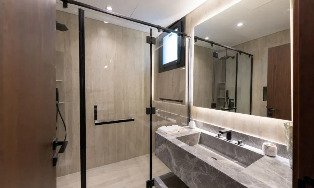 ELEGANT 2BR + MAID’S ROOM | LUSAIL | FOR SALE - Image 9
