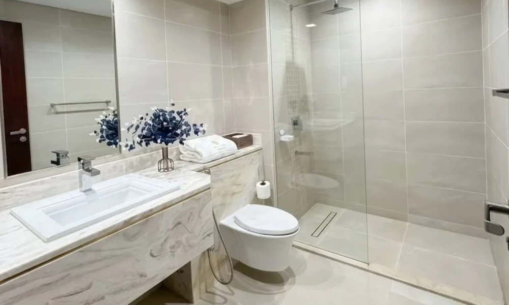 LARGE STUDIO INCLUDING BILLS + FULL AMENITIES - Image 7