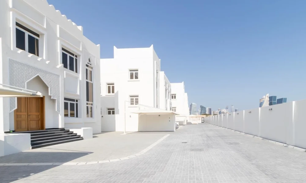 SPACIOUS 6BR VILLA | UNFURNISHED | BEACHFRONT small 3