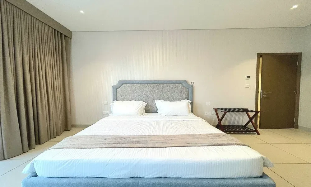 MOVE-IN READY BEAUTIFUL 2BR FF APARTMENTW/BALCONY - Image 4