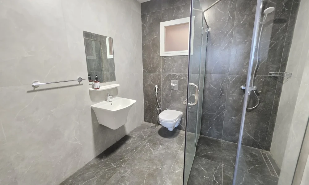 MODERN 2 BR | FULLY FURNISHED | POOL & GYM - Image 7