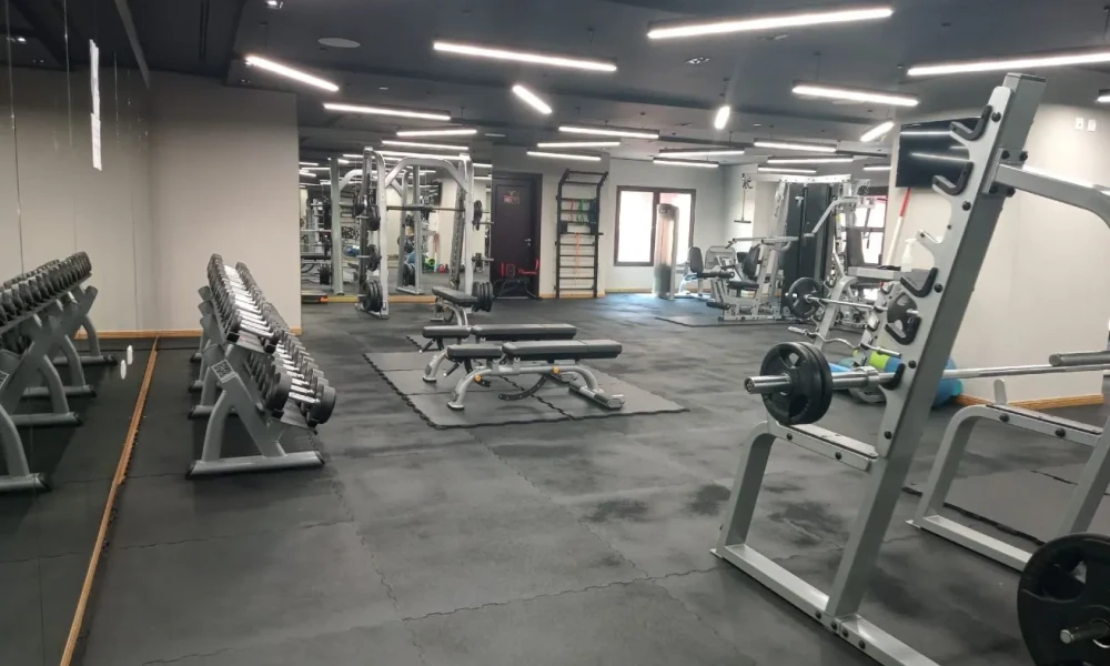 SPACIOUS 1BR + OFFICE | GREAT LOCATION| POOL & GYM - Image 7