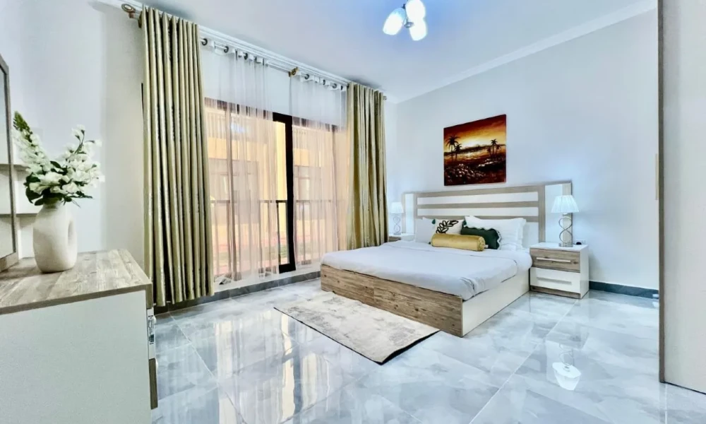 2 BHK APT FURNISHED | CLUBHOUSE + FULL AMENITIES small 2
