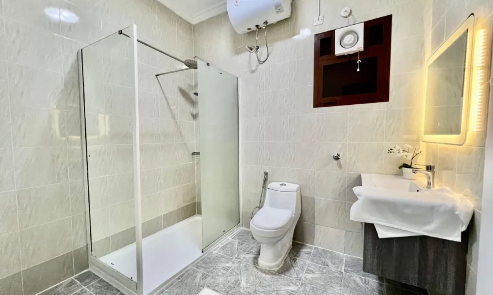 2 BHK APT FURNISHED | CLUBHOUSE + FULL AMENITIES - Image 5