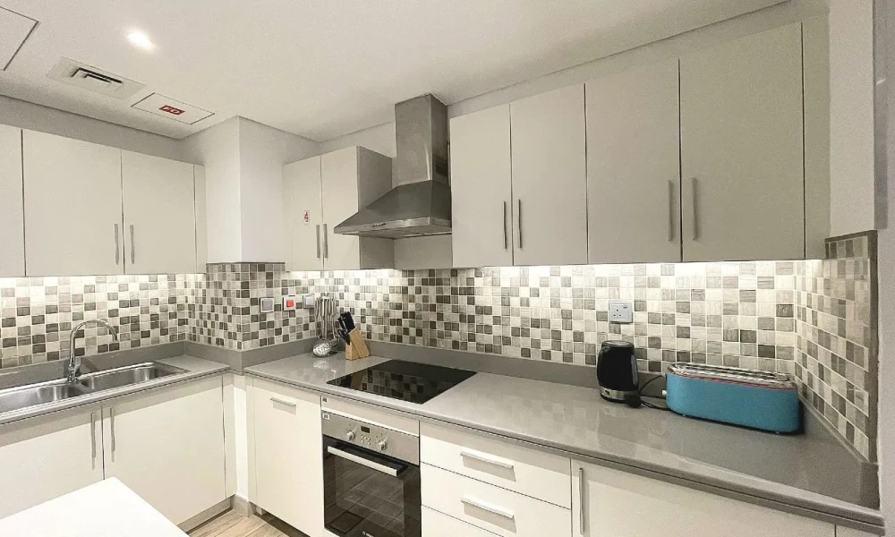 AMAZING VIEW 1BR FF INCLUDING BILLS + FACILITIES - Image 7