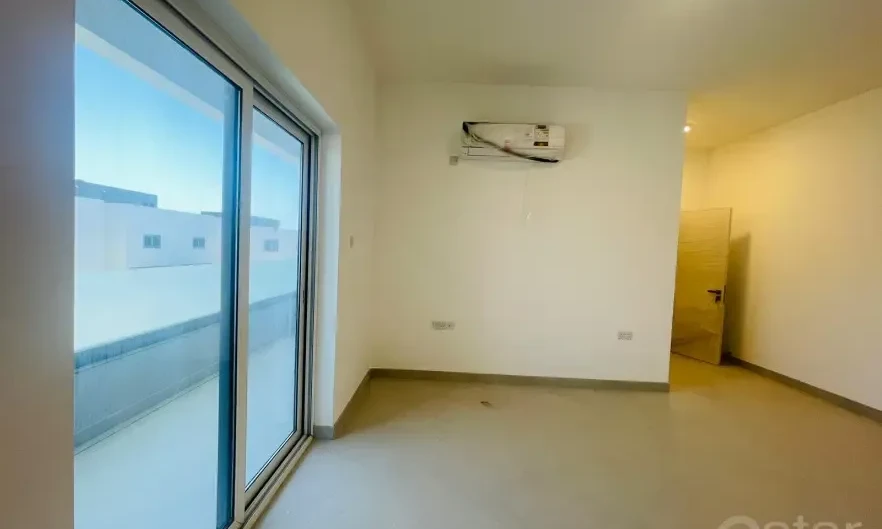 SPACIOUS 4BR VILLA | SEMI - FURNISHED | BALCONY small 2