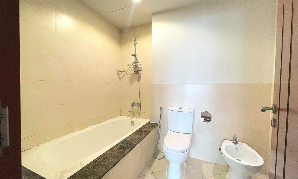 MODERN 1BR + OFFICE |MARINA VIEWS | BALCONY - Image 10