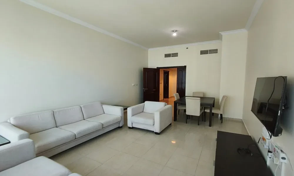 WARM AND COZY APT. WEST BAY | INCL. QATAR COOL