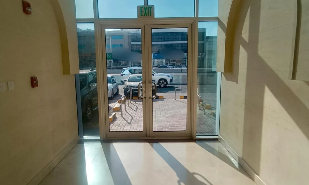 READY TO MOVE IN | OFFICE SPACE | GREAT LOCATION - Image 5