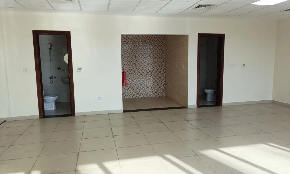 READY TO MOVE IN | OFFICE SPACE | GREAT LOCATION small 3