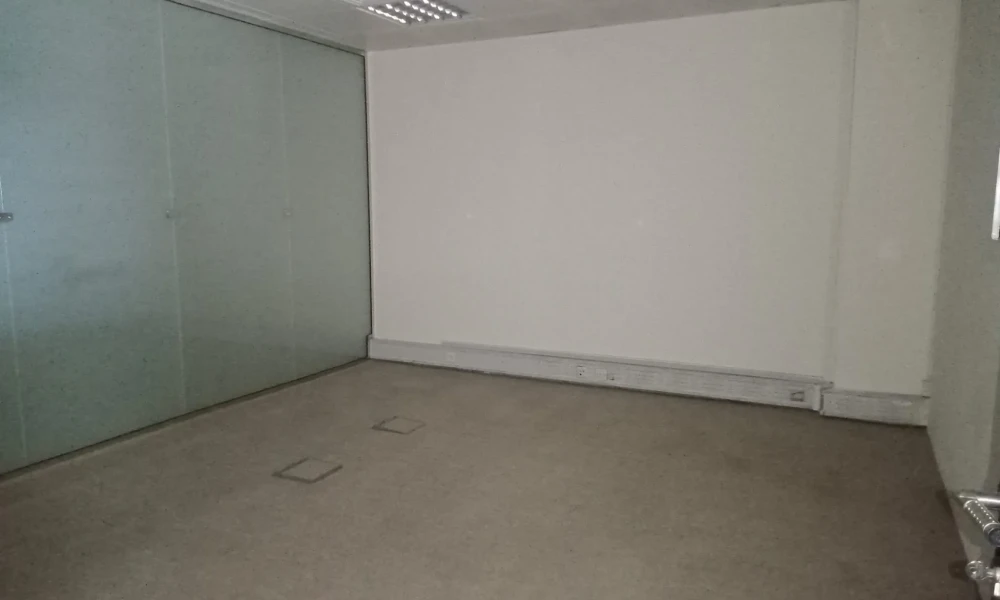 SPACIOUS OFFICE SPACE | UNFURNISHED | PARKING small 3