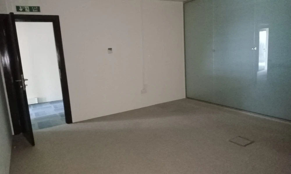 SPACIOUS OFFICE SPACE | UNFURNISHED | PARKING - Image 4