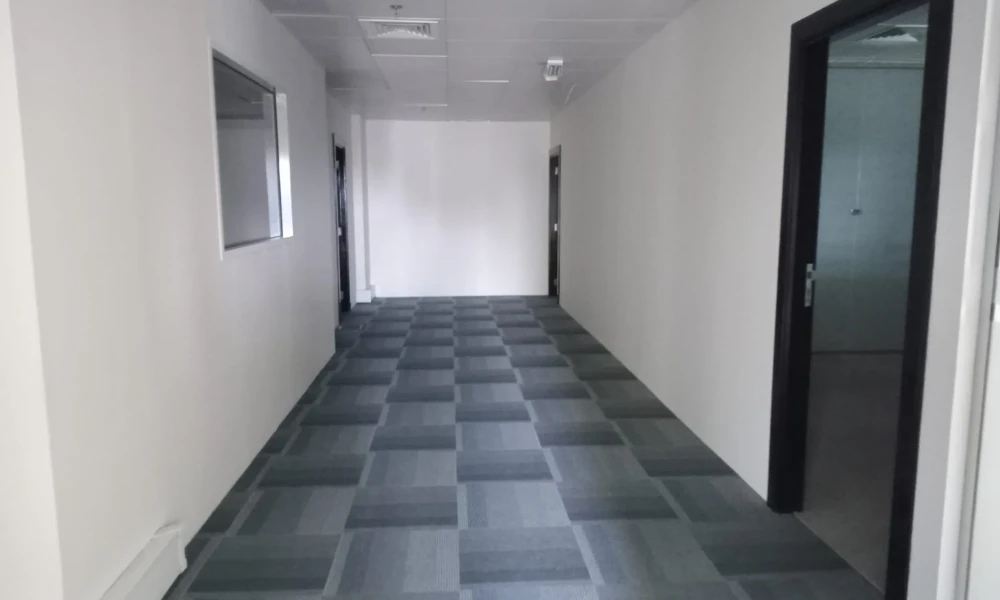 SPACIOUS OFFICE SPACE | UNFURNISHED | PARKING - Image 7