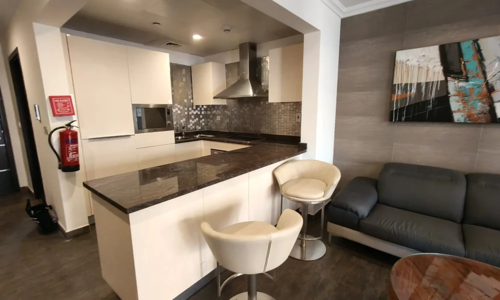 STUDIO FF | READY-TO-MOVE-IN | THE PEARL - Image 4