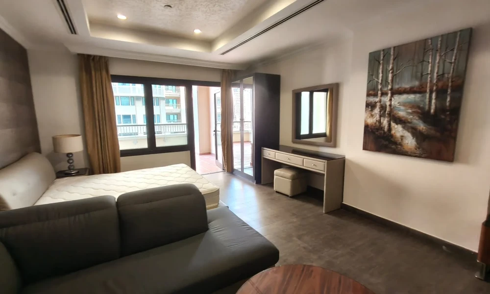 STUDIO FF | READY-TO-MOVE-IN | THE PEARL small 2