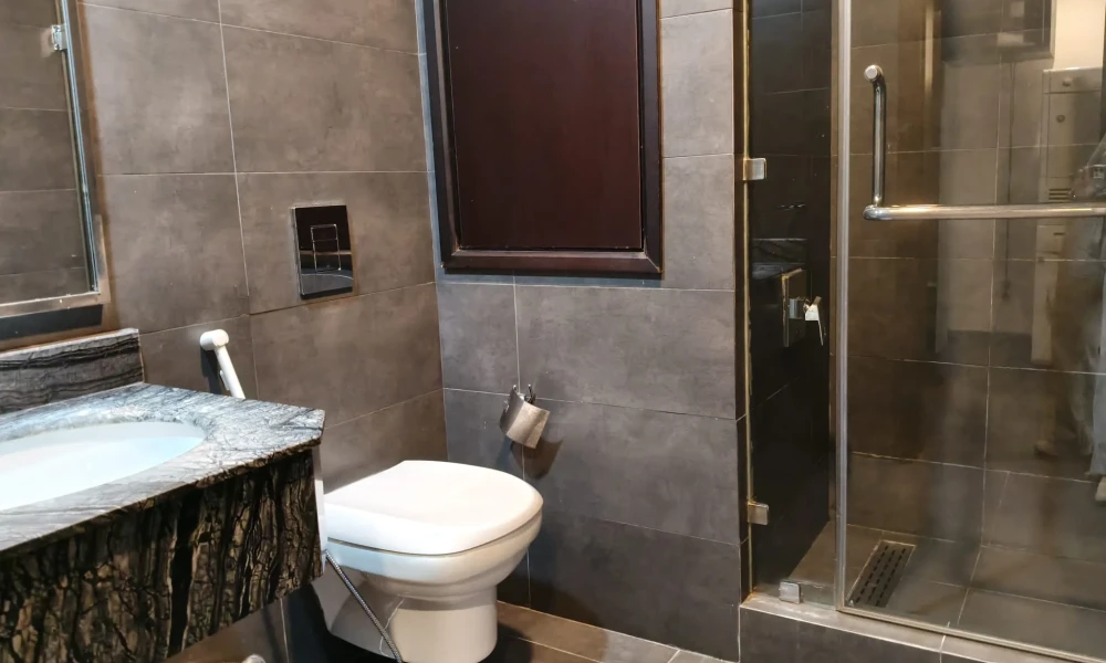 STUDIO FF | READY-TO-MOVE-IN | THE PEARL - Image 5