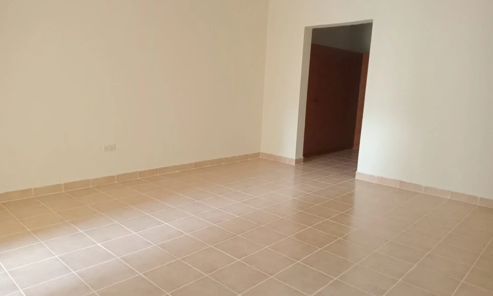 SPENICOUS 2 BHK UNFURNISHD NEAR TO METRO N CORNICH small 1