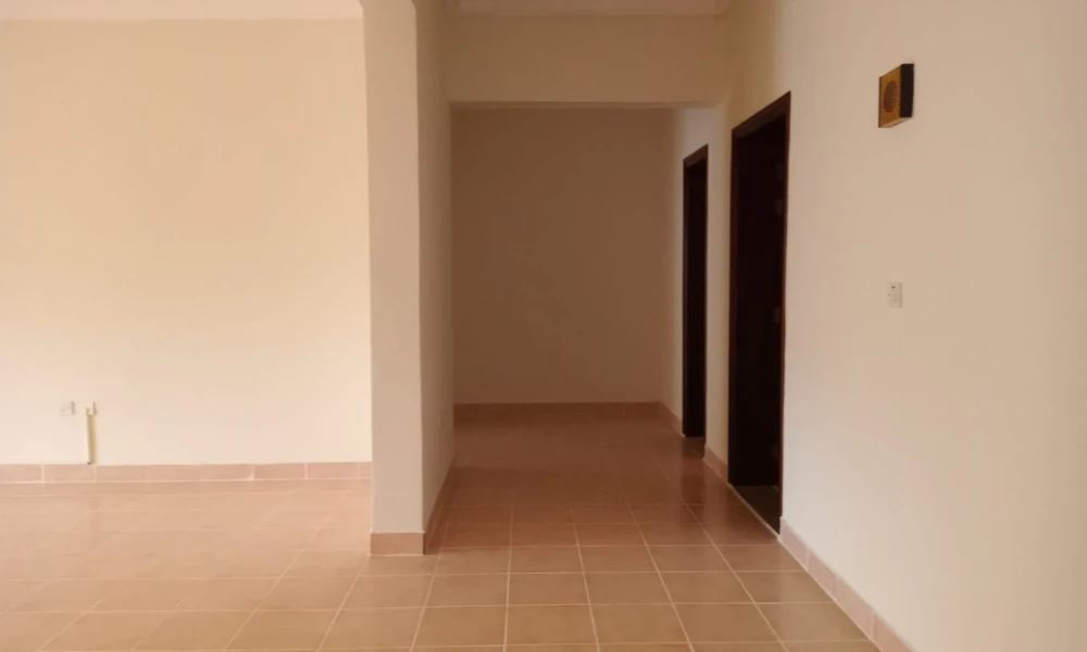 SPENICOUS 2 BHK UNFURNISHD NEAR TO METRO N CORNICH small 2
