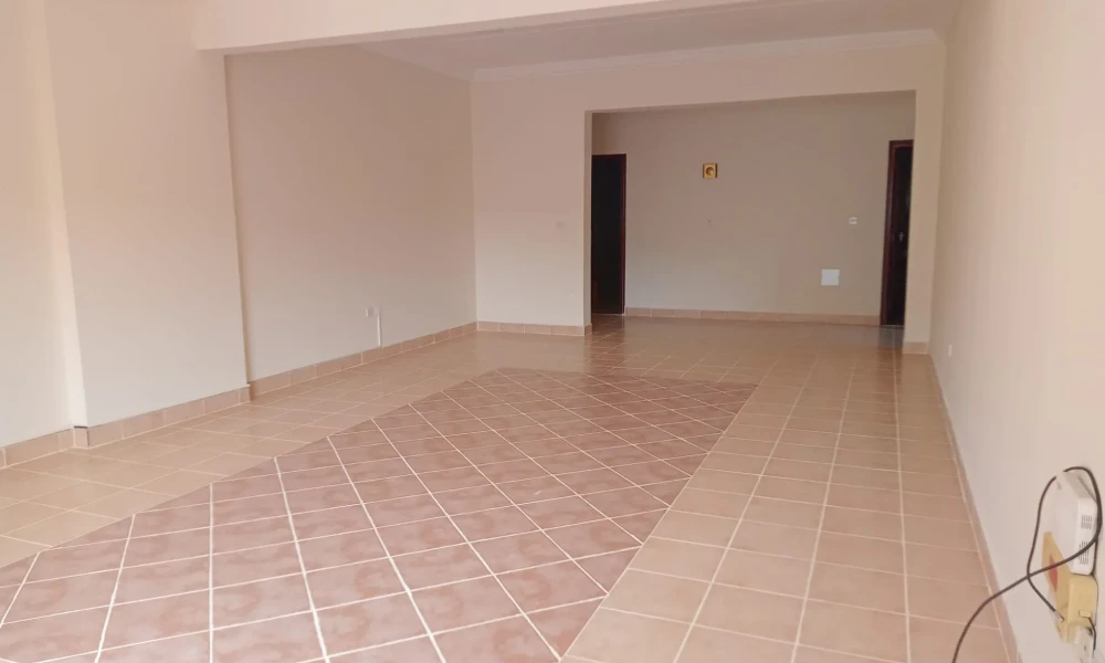 SPENICOUS 2 BHK UNFURNISHD NEAR TO METRO N CORNICH small 3