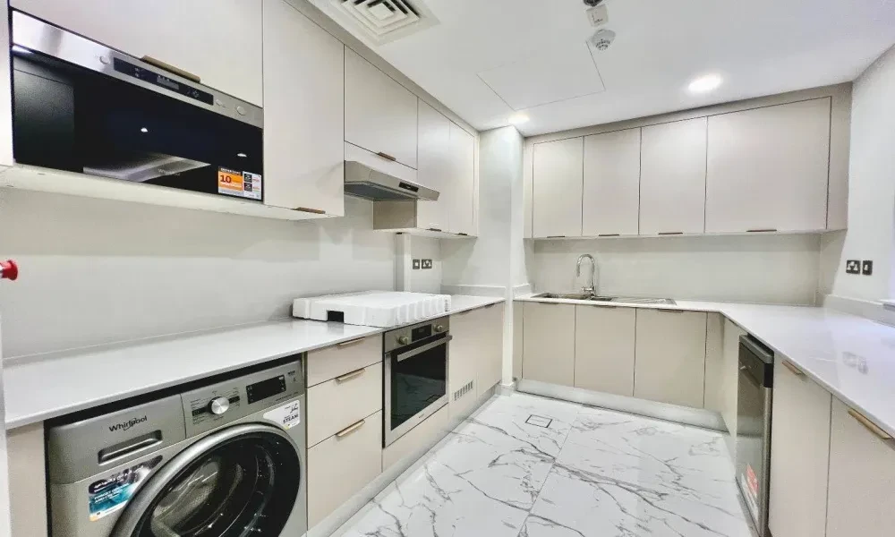 FOR SALE 2BHK IN MARINA W/ KIDS PLAY AREA & FACILITIES - Image 5