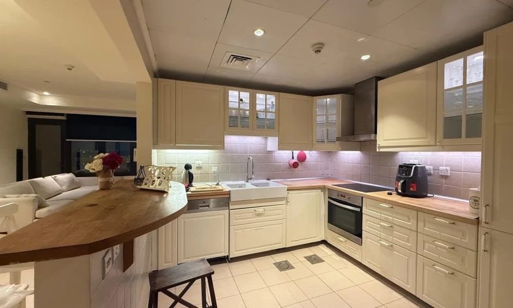  FULLY FURNISHED | MODERN 2BR | PRIME LOCATION  - Image 5