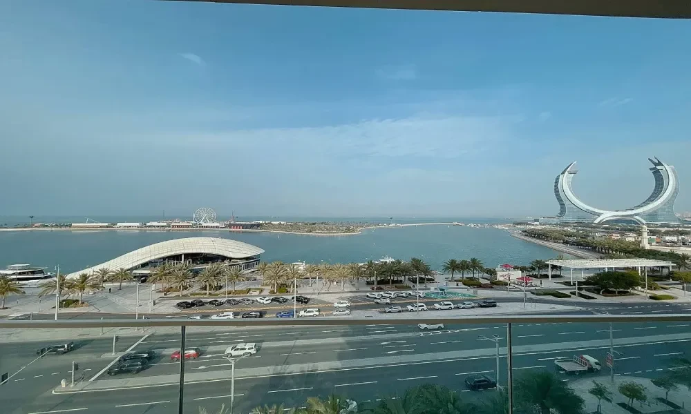 BREATHTAKING SEA VIEW | 2 BR FF APARTMENT| LUSAIL - Image 6