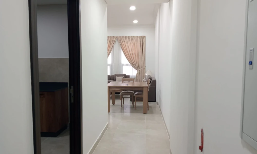 FULLY FURNISHED 2BR APT WITH POOL & GYM  - Image 9
