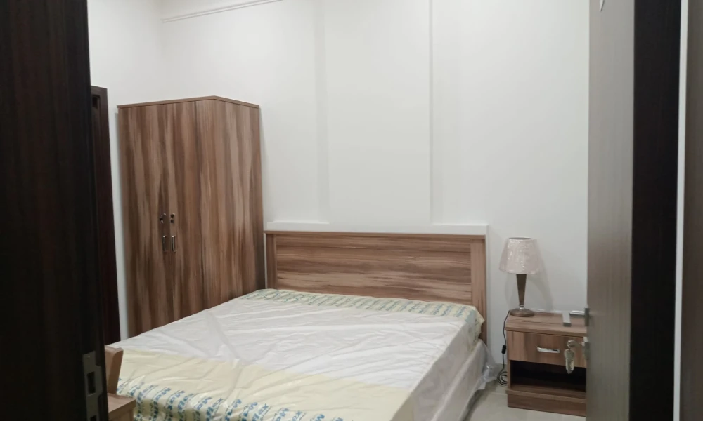 FULLY FURNISHED 2BR APT WITH POOL & GYM  small 3