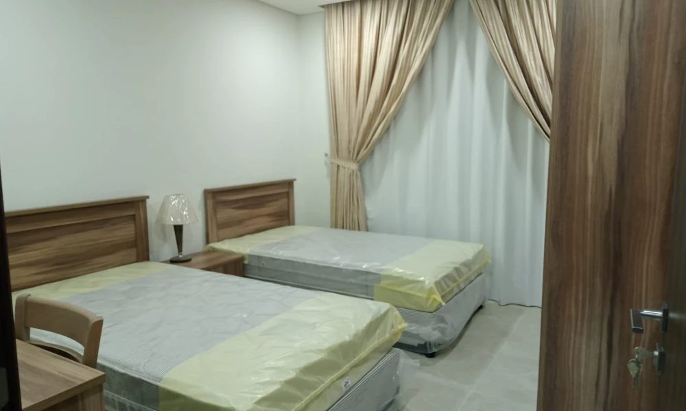 FULLY FURNISHED 2BR APT WITH POOL & GYM  - Image 4