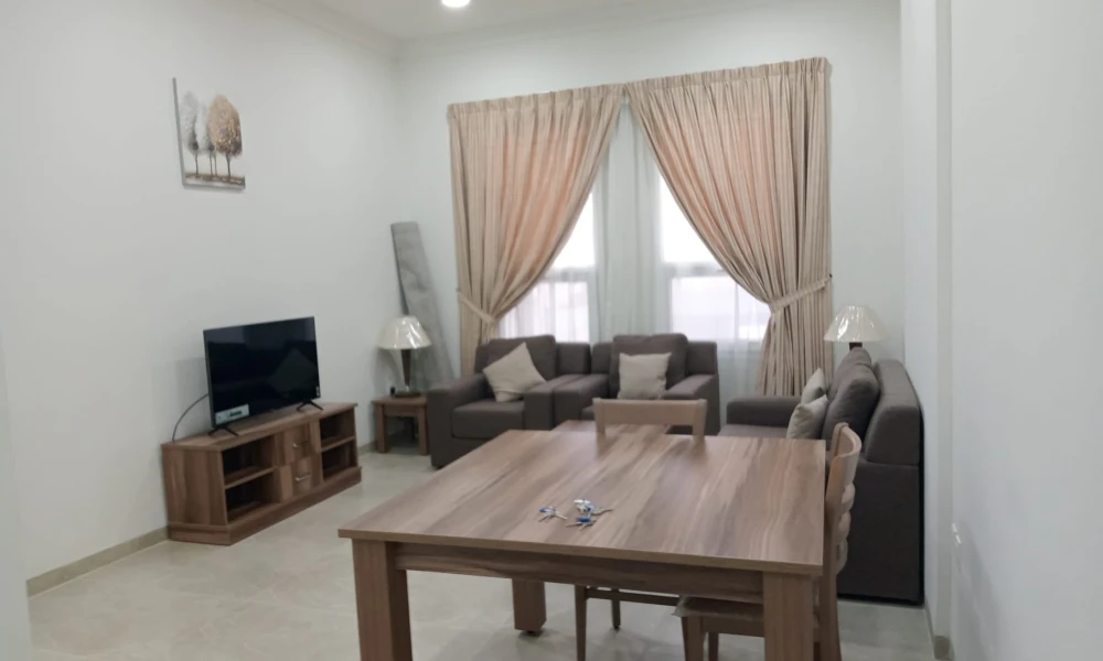 FULLY FURNISHED 2BR APT WITH POOL & GYM  - Image 6