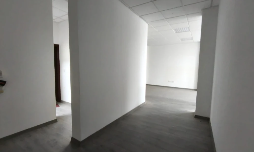 OFFICE FOR LEASE | EASY ACCESS | SALWA ROAD - Image 5