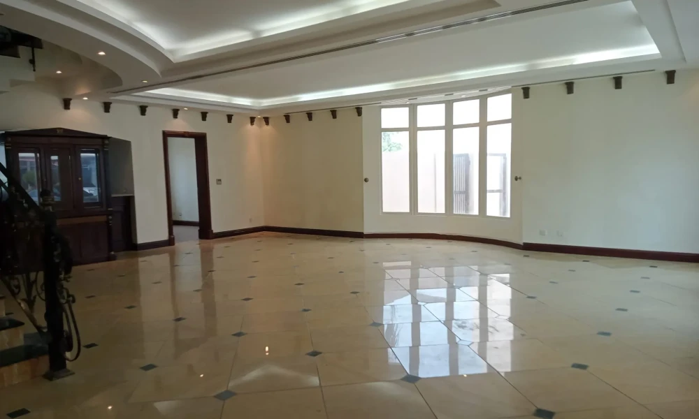SPACIOUS UF 4BR VILLA | GREAT LOCATION | AMENITIES small 3
