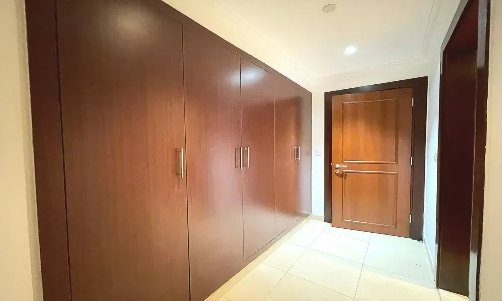 1BR SALE | FURNISHED | BALCONY WITH MARINA VIEW - Image 5