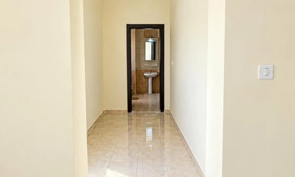 SPACIOUS 4BR VILLA | UNFURNISHED | PARKING AREA - Image 9